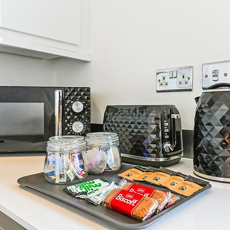 Family 1 Bed Apt Near Cardiff City Centre, Free Parking, Quiet, Secure Neighbourhood Luaran gambar