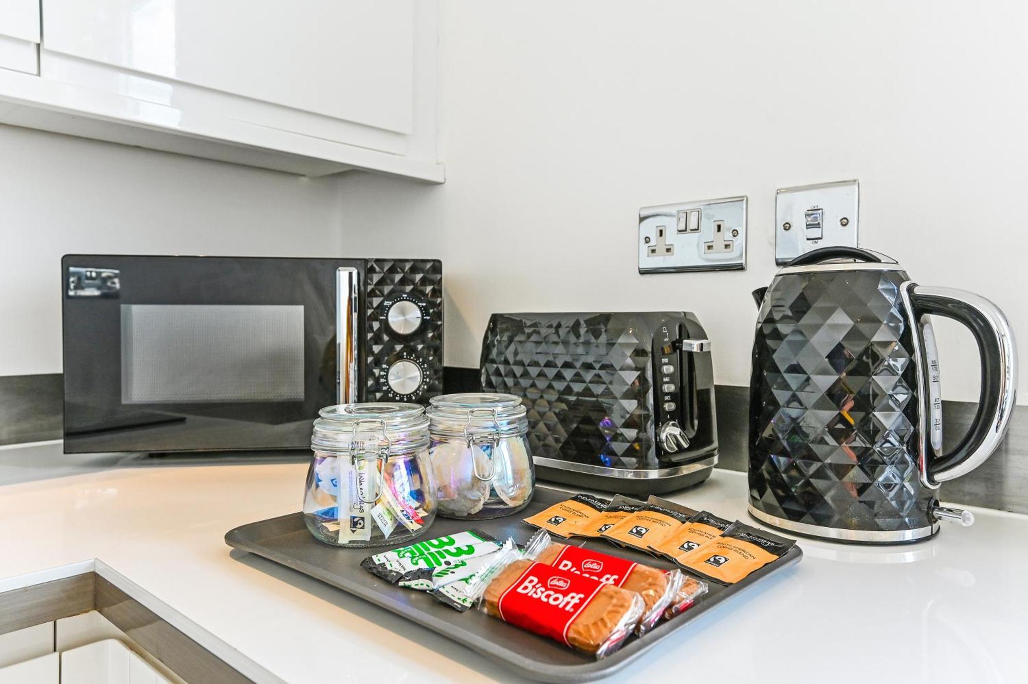 Family 1 Bed Apt Near Cardiff City Centre, Free Parking, Quiet, Secure Neighbourhood Luaran gambar
