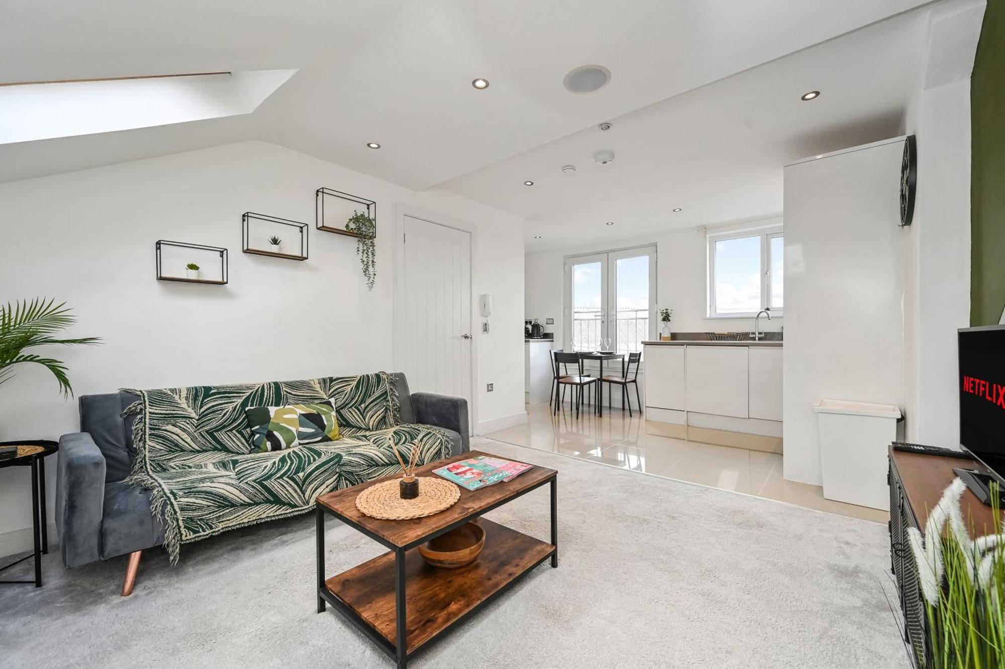 Family 1 Bed Apt Near Cardiff City Centre, Free Parking, Quiet, Secure Neighbourhood Luaran gambar