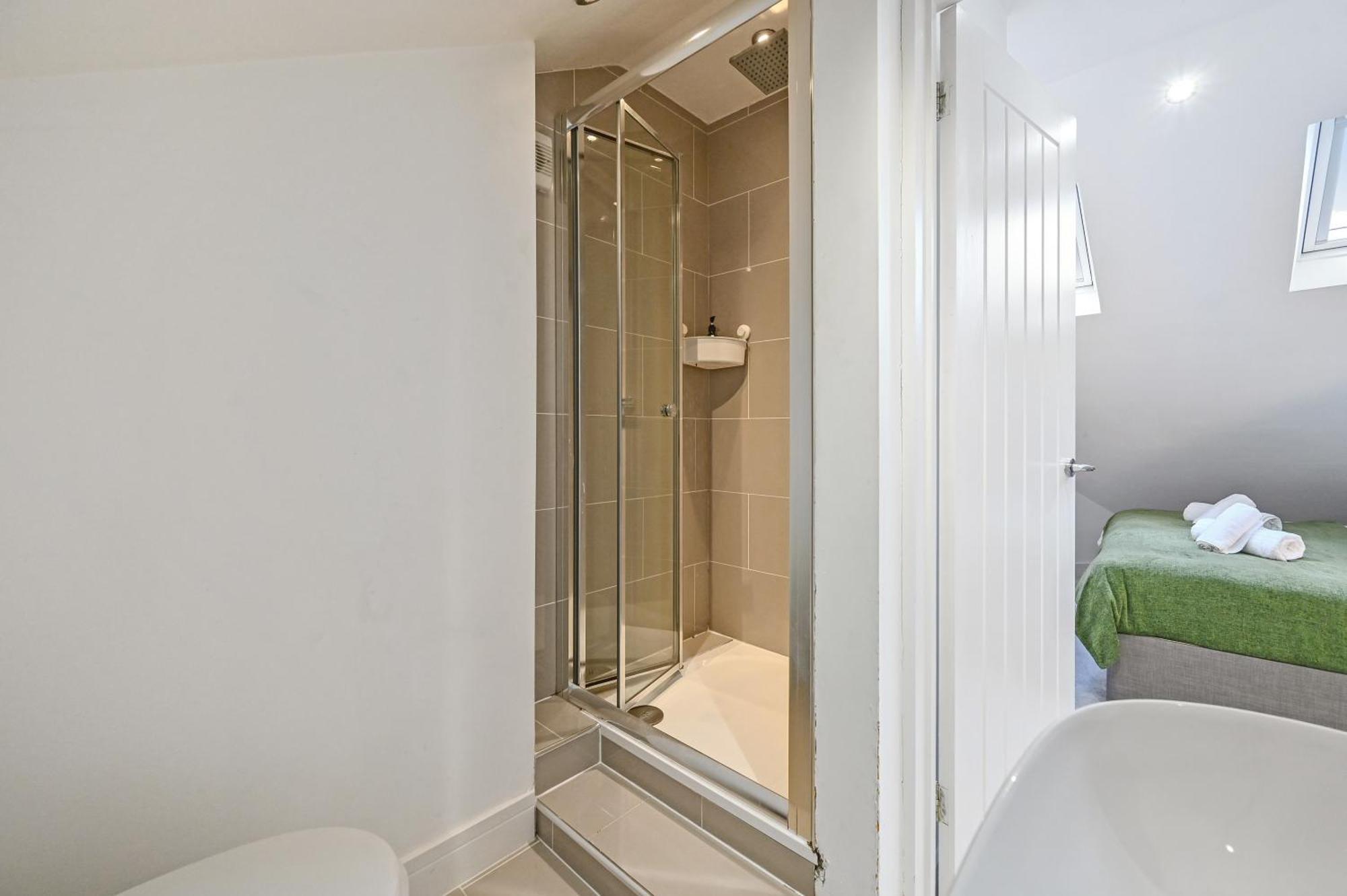 Family 1 Bed Apt Near Cardiff City Centre, Free Parking, Quiet, Secure Neighbourhood Luaran gambar