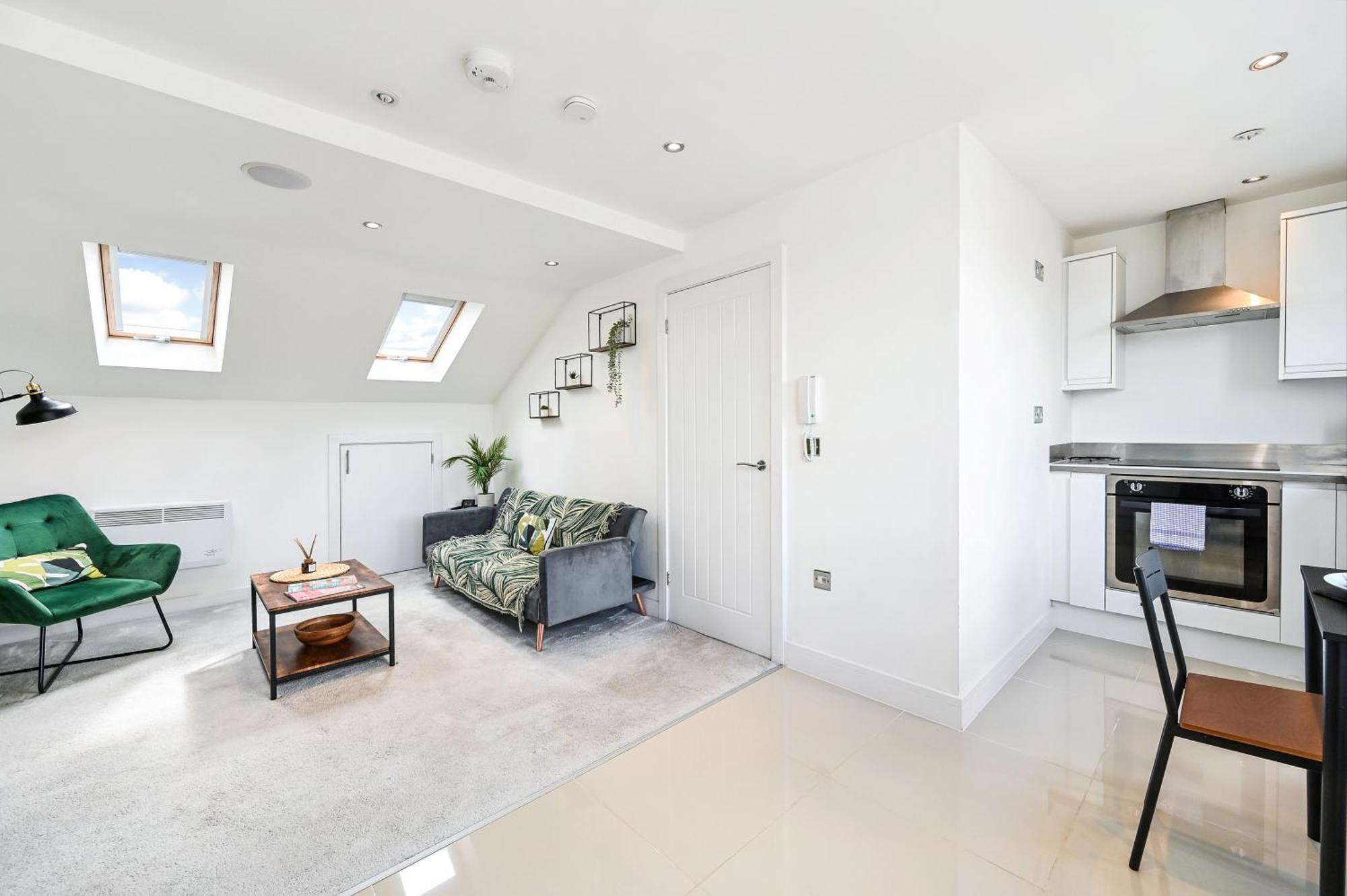 Family 1 Bed Apt Near Cardiff City Centre, Free Parking, Quiet, Secure Neighbourhood Luaran gambar