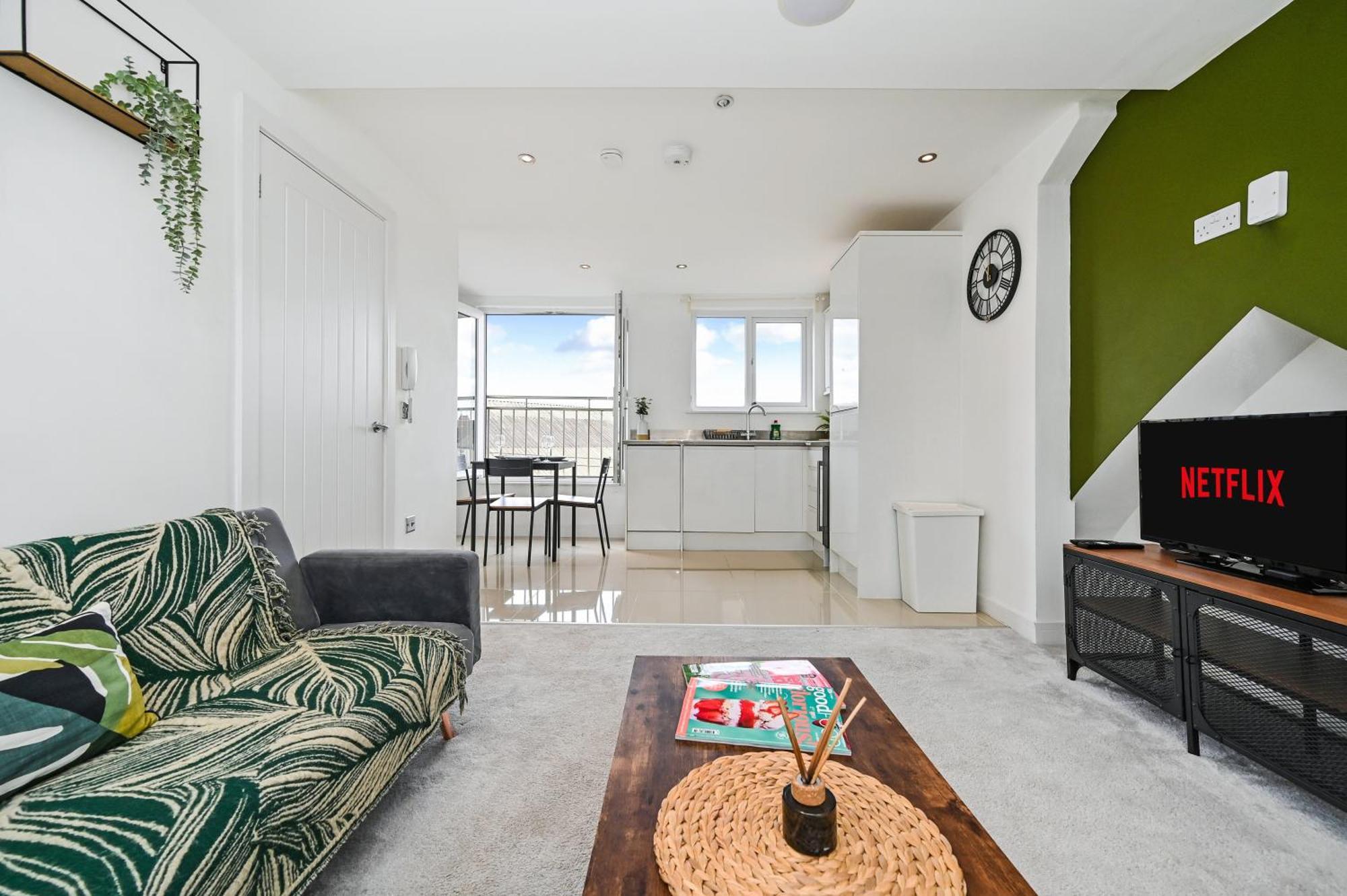 Family 1 Bed Apt Near Cardiff City Centre, Free Parking, Quiet, Secure Neighbourhood Luaran gambar