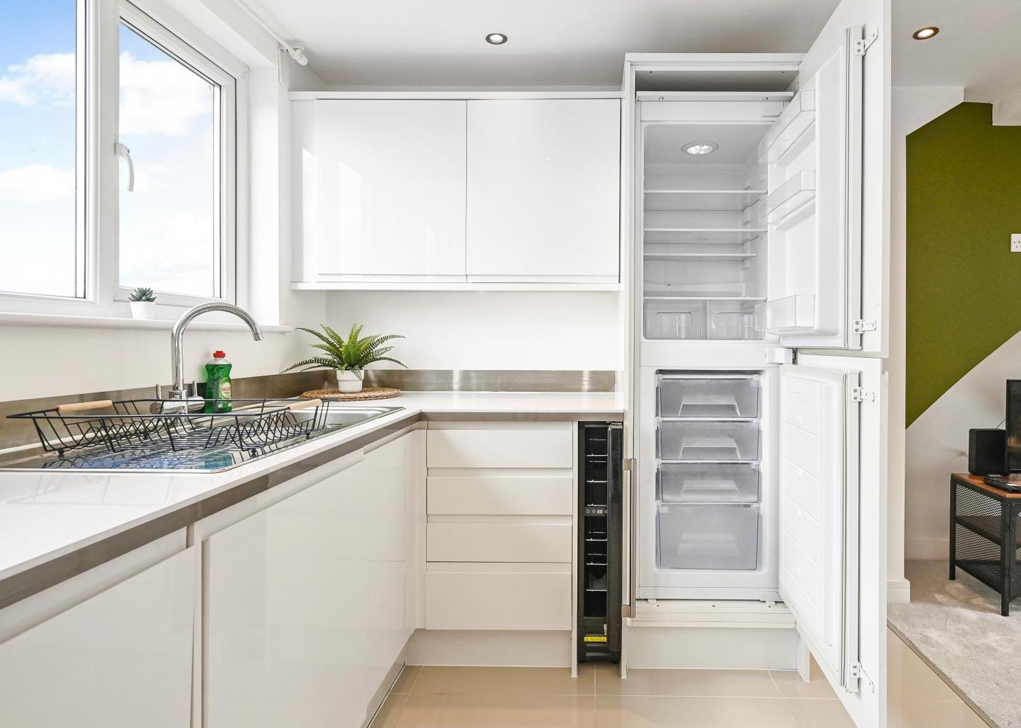 Family 1 Bed Apt Near Cardiff City Centre, Free Parking, Quiet, Secure Neighbourhood Luaran gambar