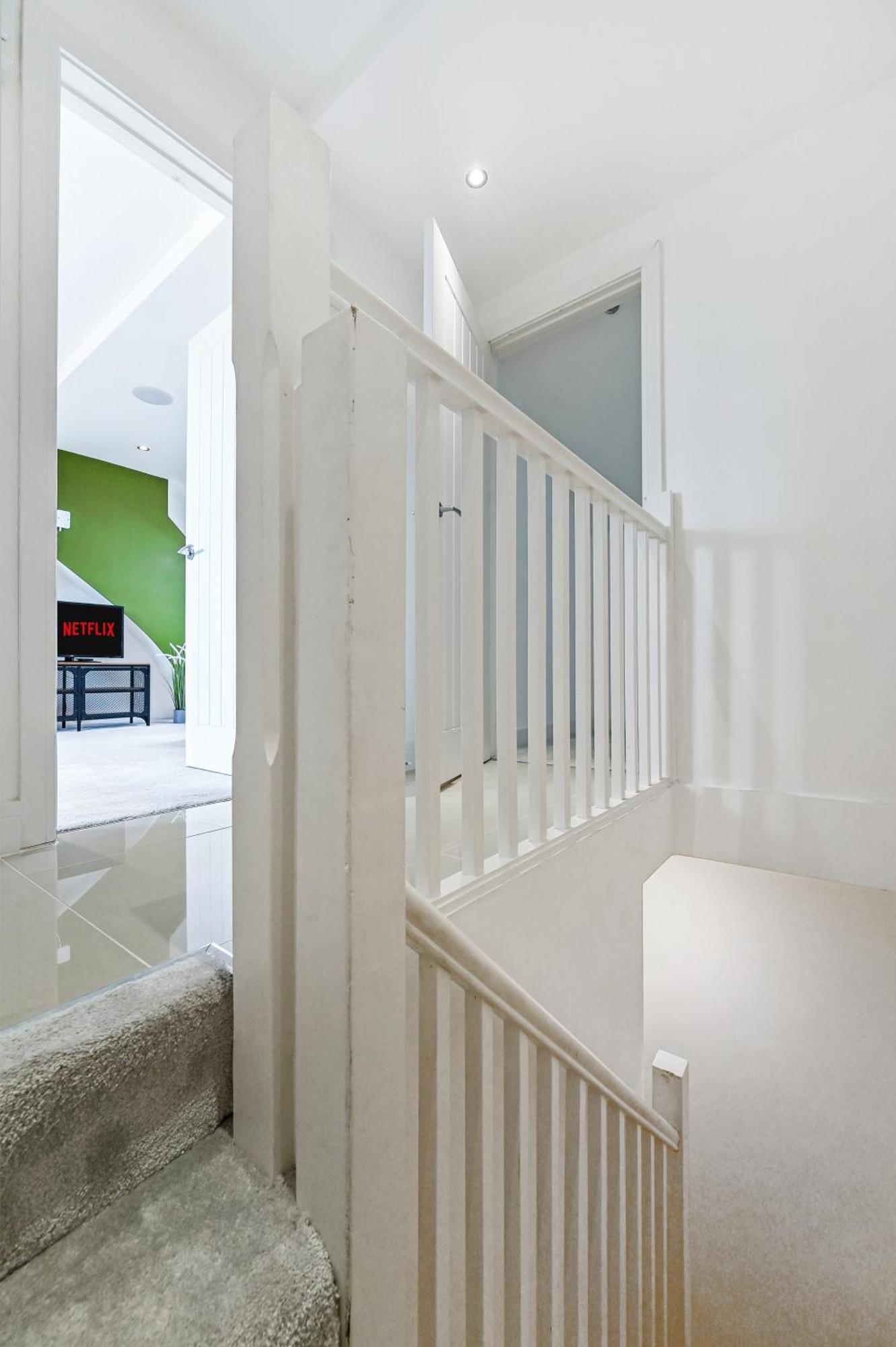 Family 1 Bed Apt Near Cardiff City Centre, Free Parking, Quiet, Secure Neighbourhood Luaran gambar